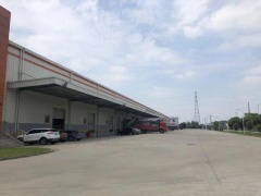 钟秀东路标准厂房，12米16吨行车，升降平台，大车方便